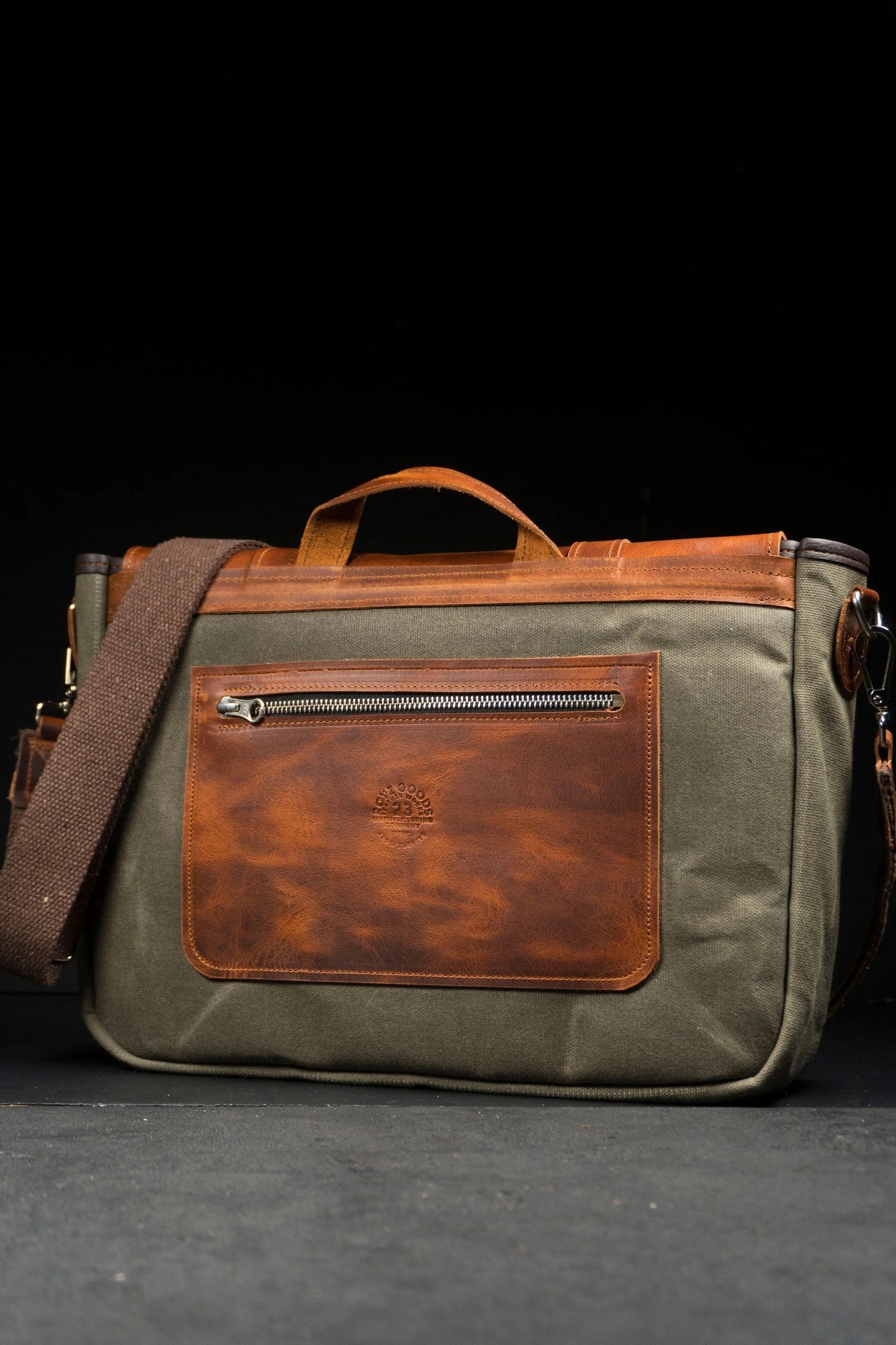 MESSENGER BAG GREEN