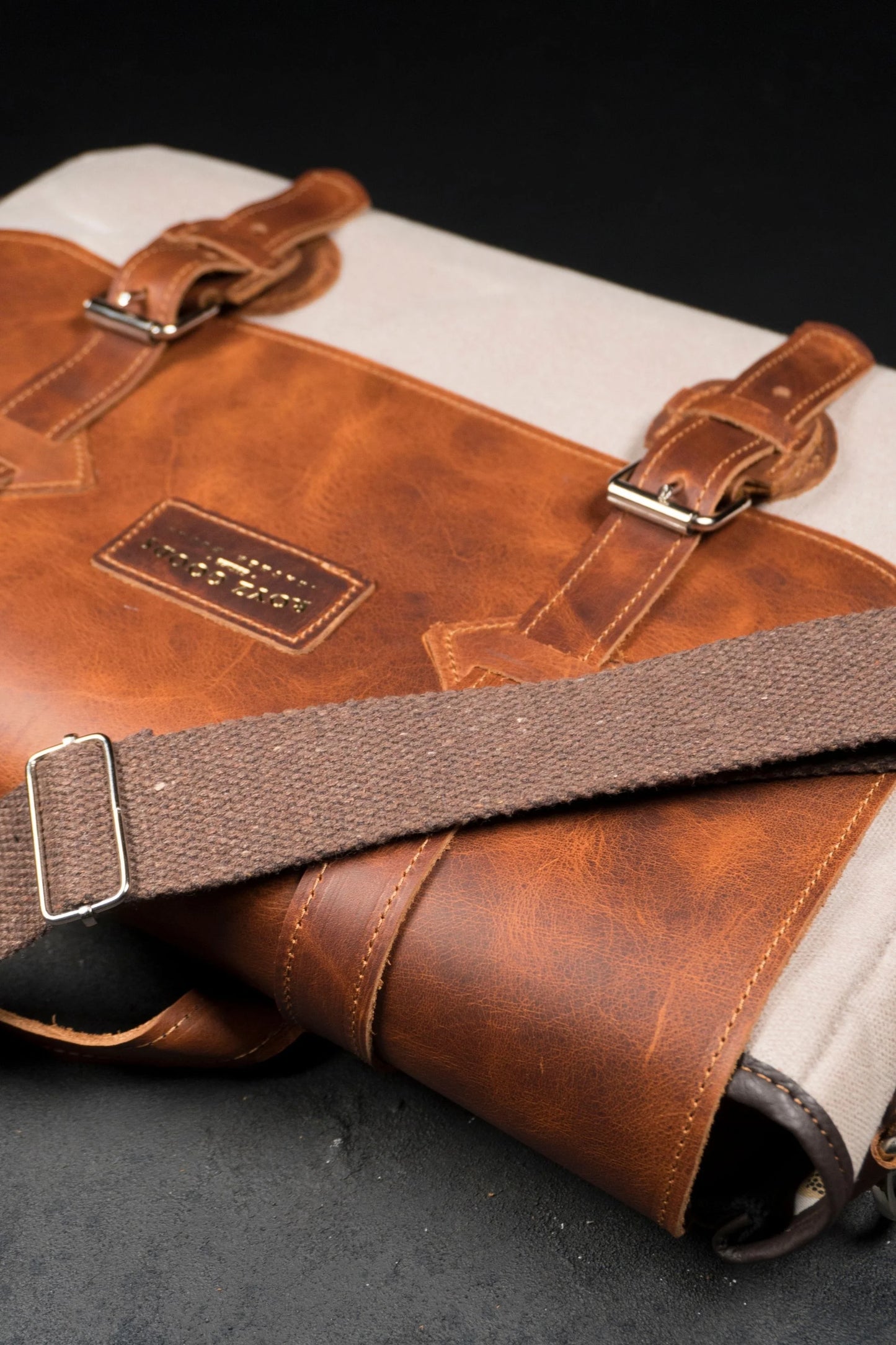 MESSENGER BAG BEIGE