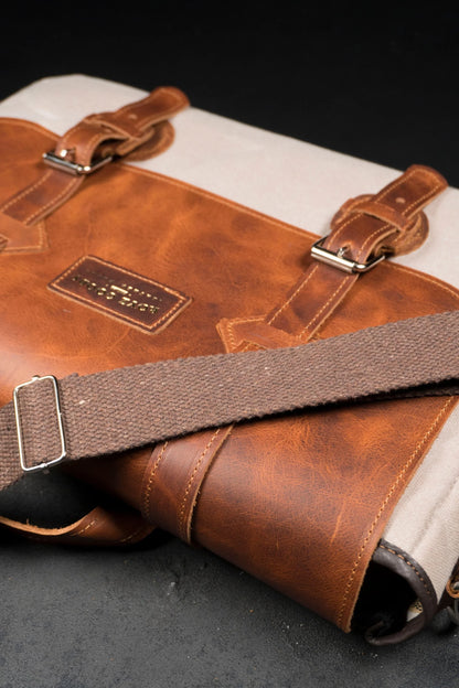 MESSENGER BAG BEIGE