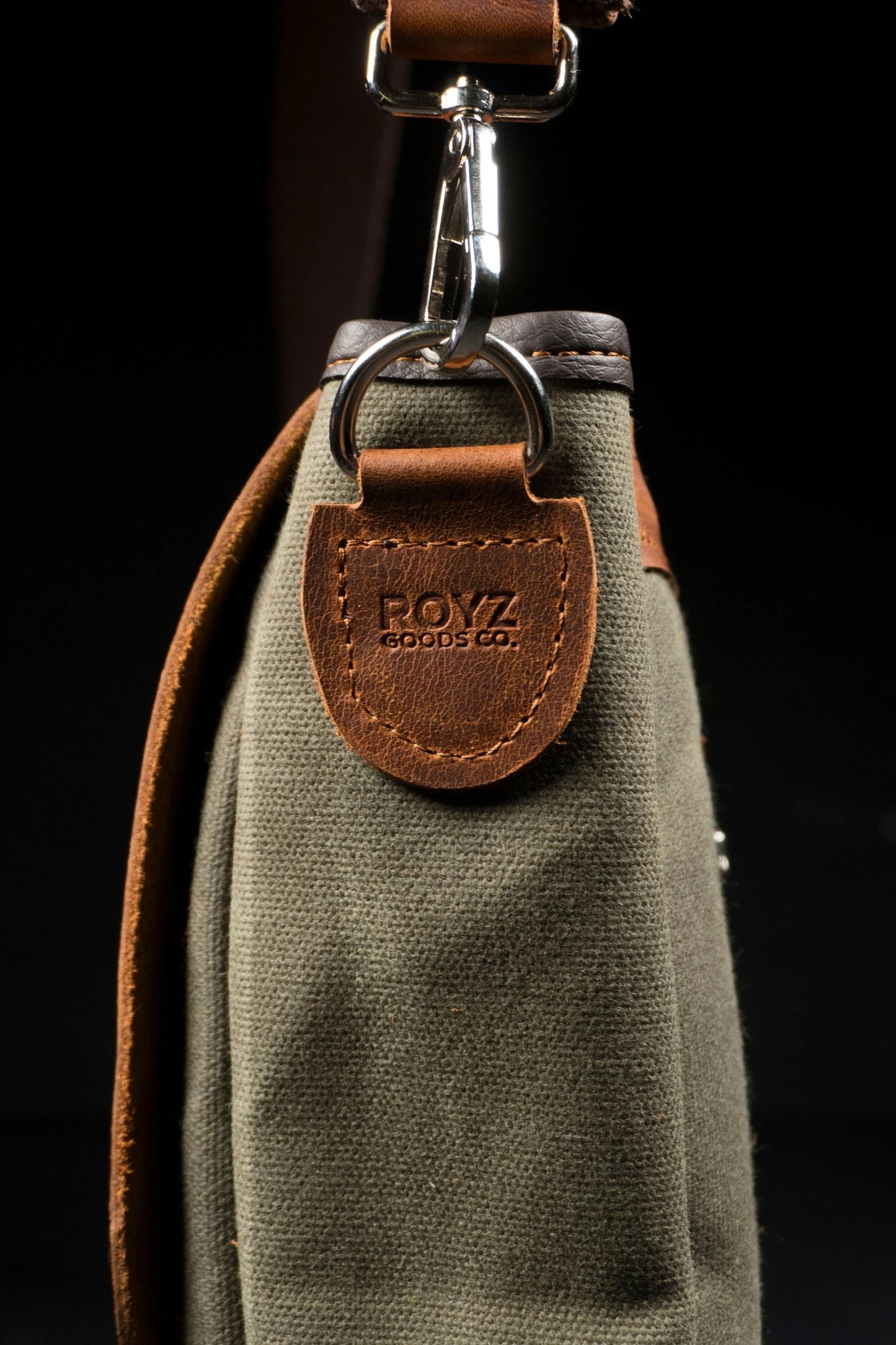 MESSENGER BAG GREEN